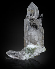 Interesting Quartz Crystal Combine with Black Tourmaline