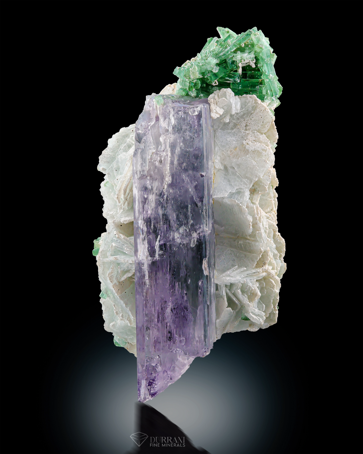 Beautiful DT Kunzite cobine with Green Tourmaline and Cleavelandite