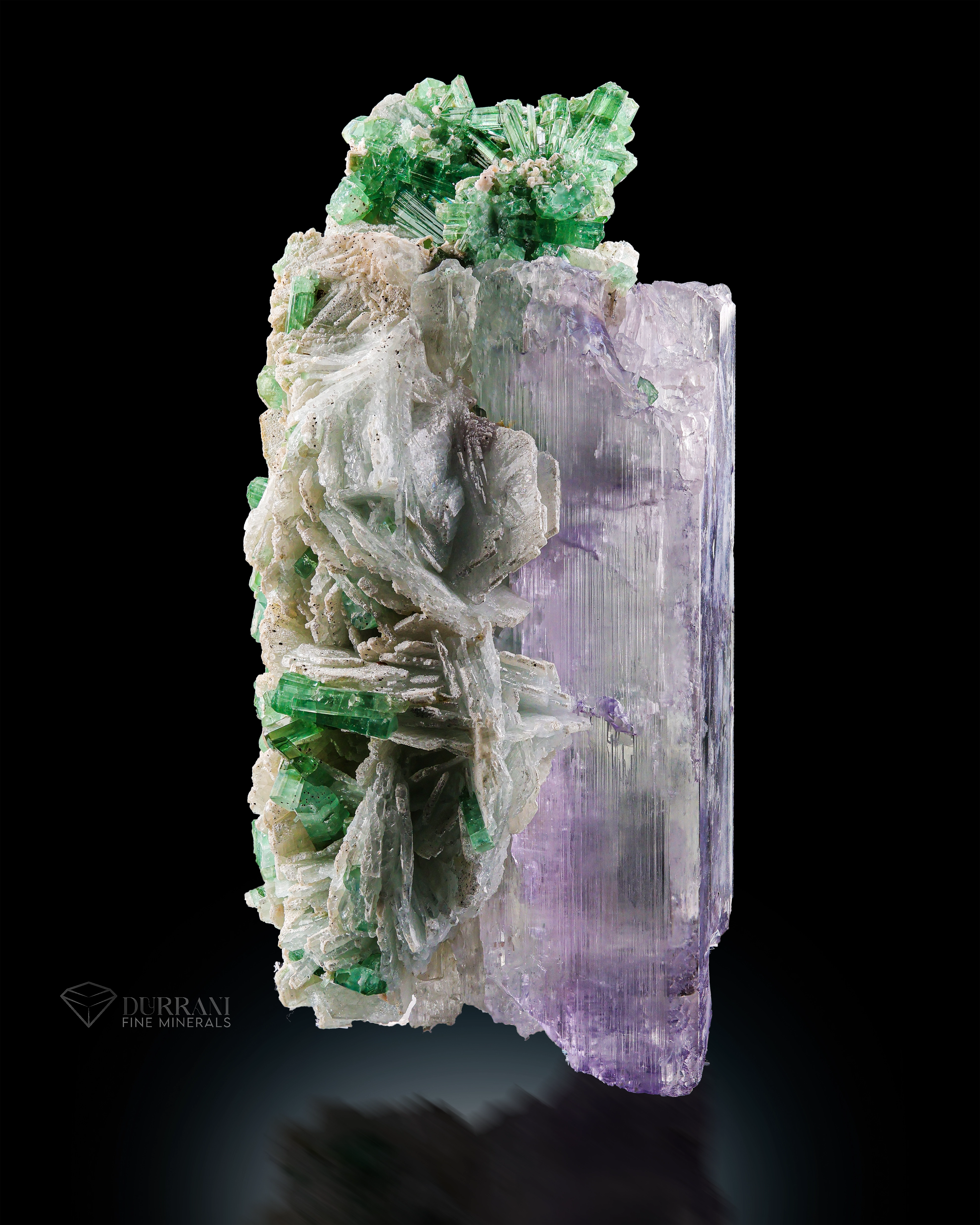 Beautiful DT Kunzite cobine with Green Tourmaline and Cleavelandite