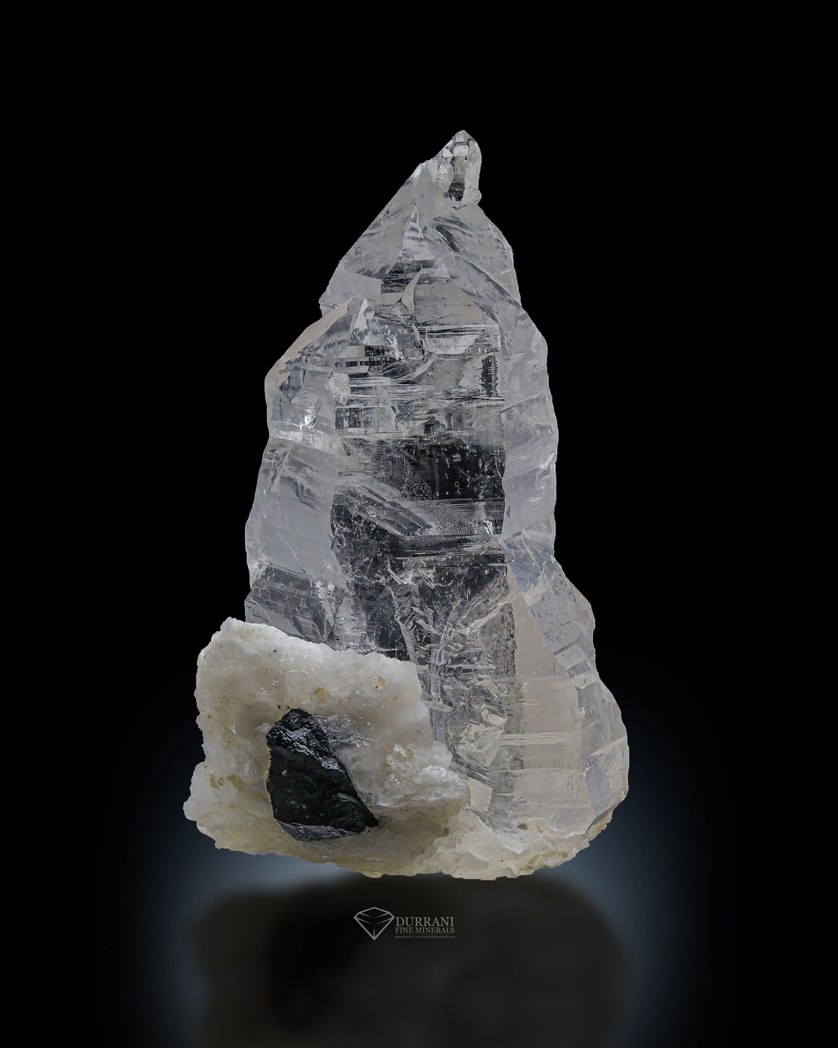 Clear Gem Quality Quartz Crystal Combine with Feldspar and black Tourmaline