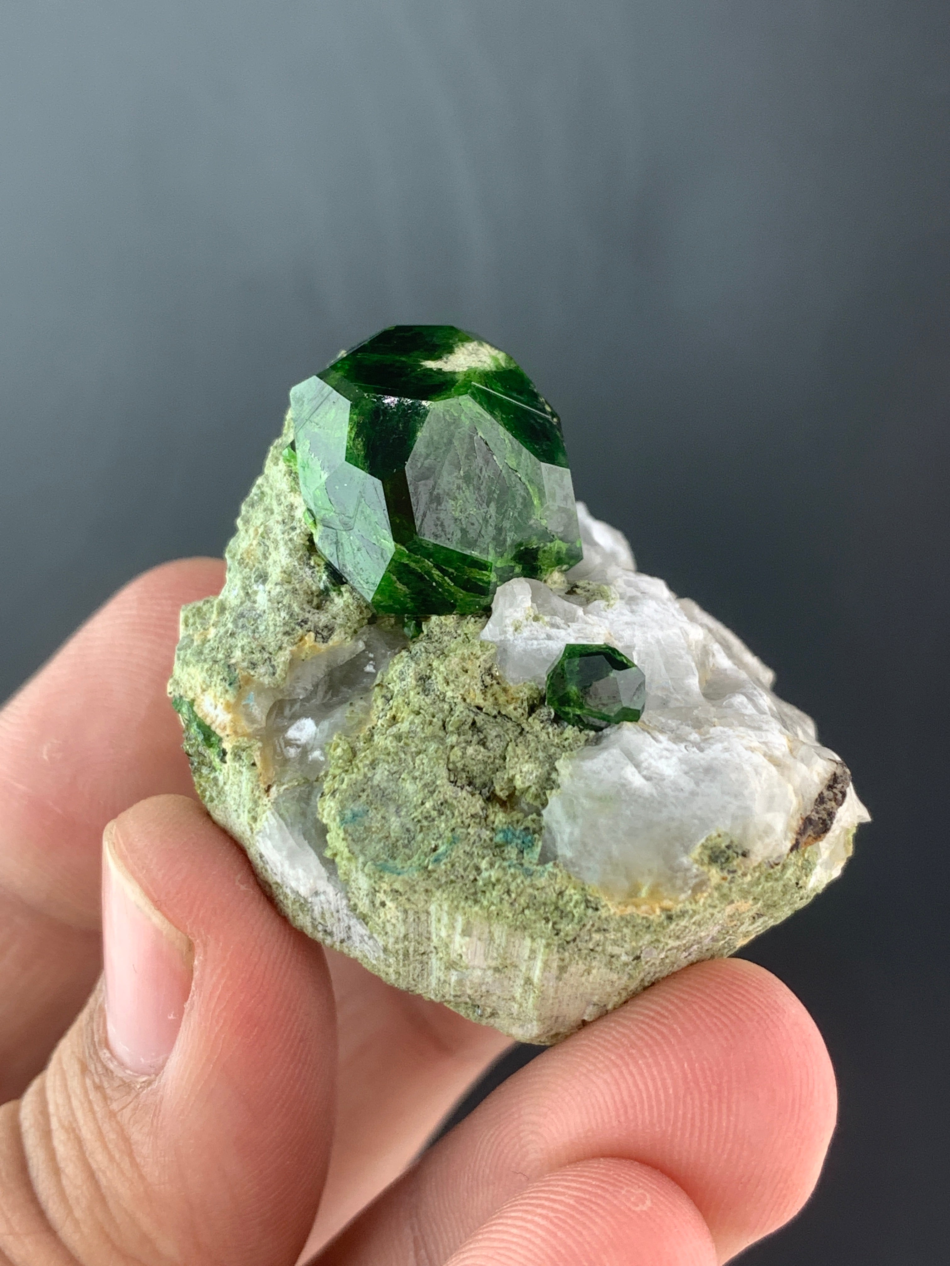 Demantoid var Green Garnet from Koh ee Belqeys, Iran.