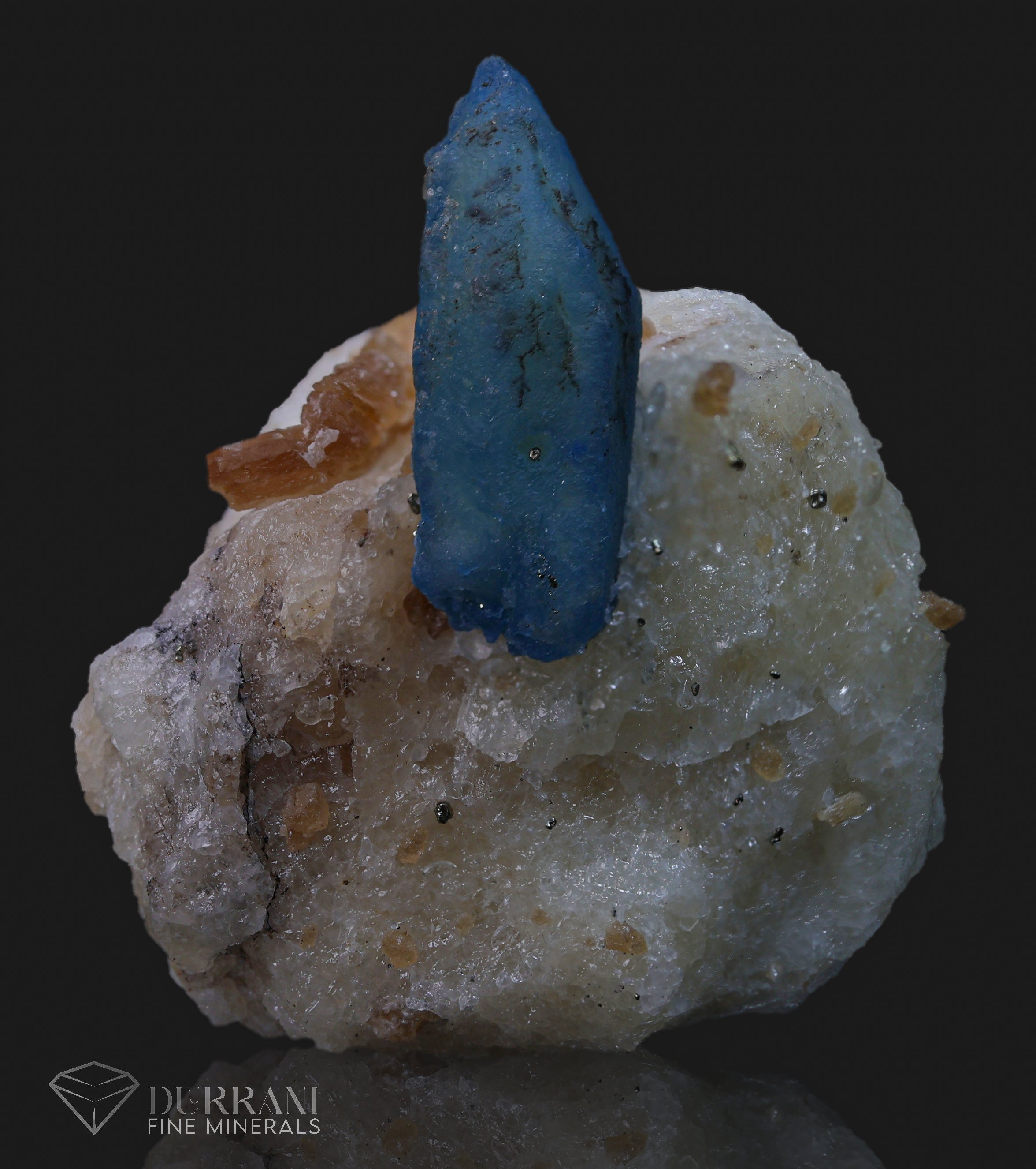 Afghanite with phlogopite on calcite